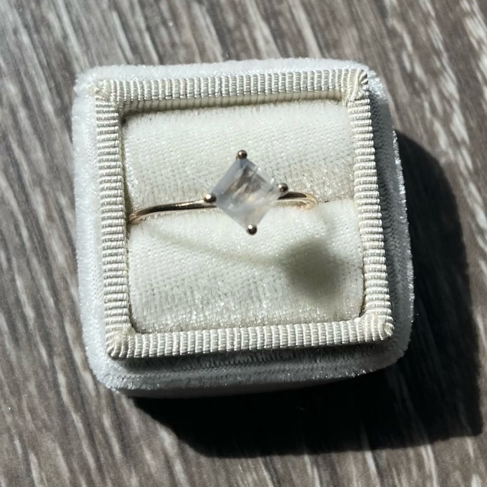 Local Eclectic Solid Gold Essential Moonstone Ring - Size 10 - Picture 2 of 7